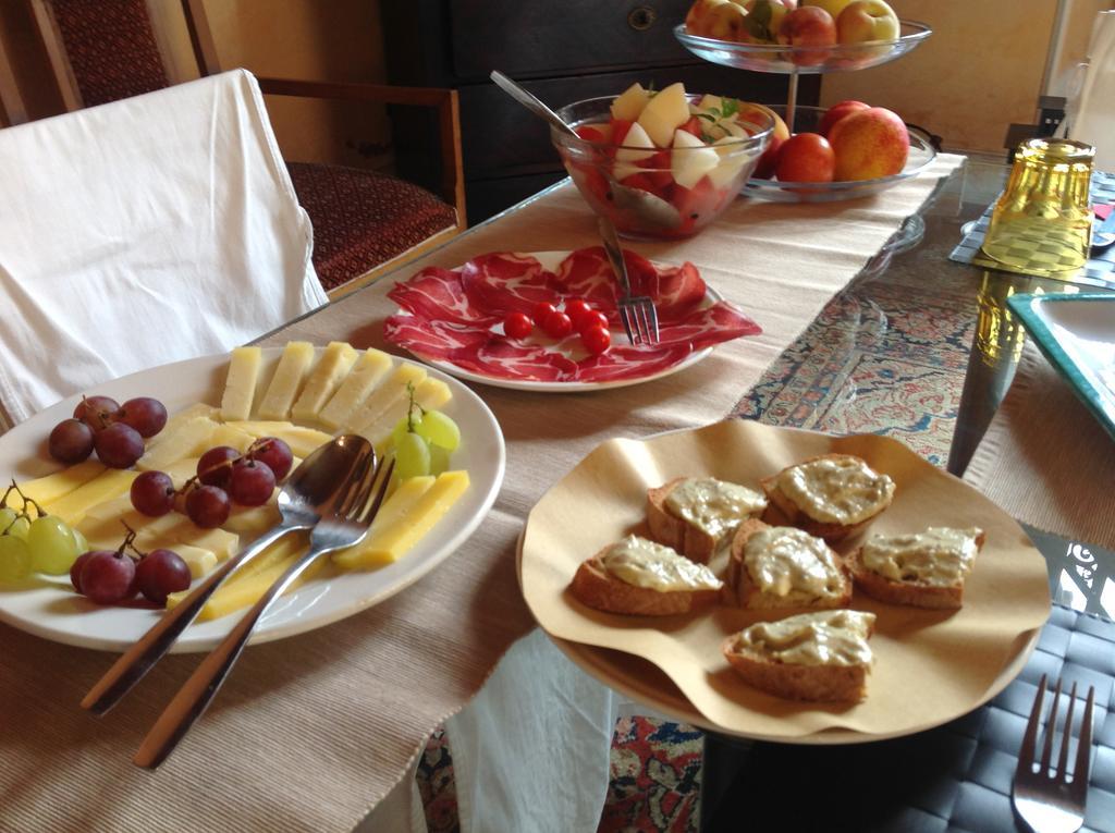 B&B Di Charme Camelie Palazzo Nicotra Рипосто Екстериор снимка