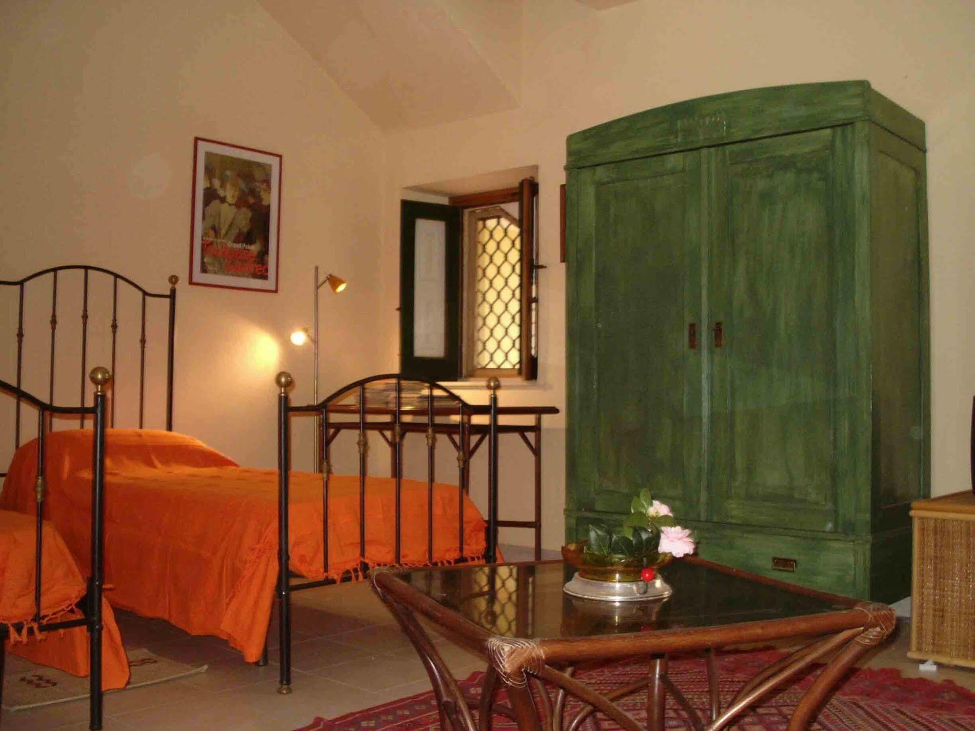 B&B Di Charme Camelie Palazzo Nicotra Рипосто Екстериор снимка