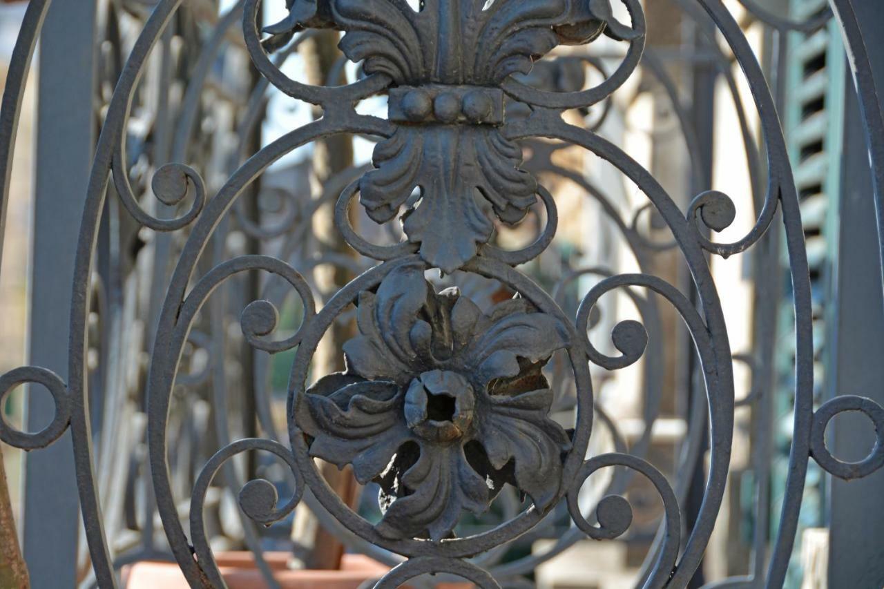 B&B Di Charme Camelie Palazzo Nicotra Рипосто Екстериор снимка