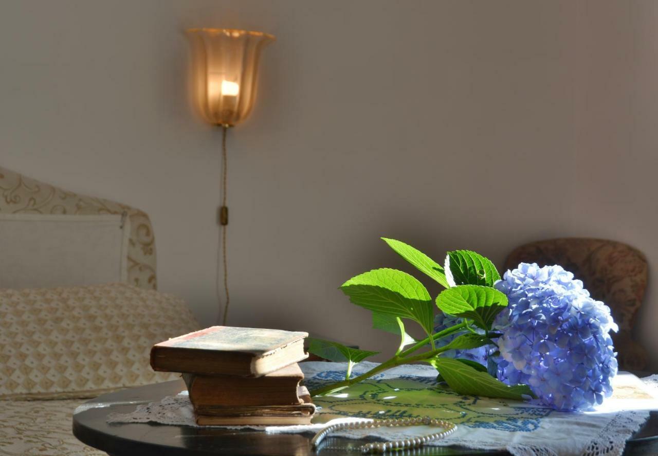 B&B Di Charme Camelie Palazzo Nicotra Рипосто Екстериор снимка