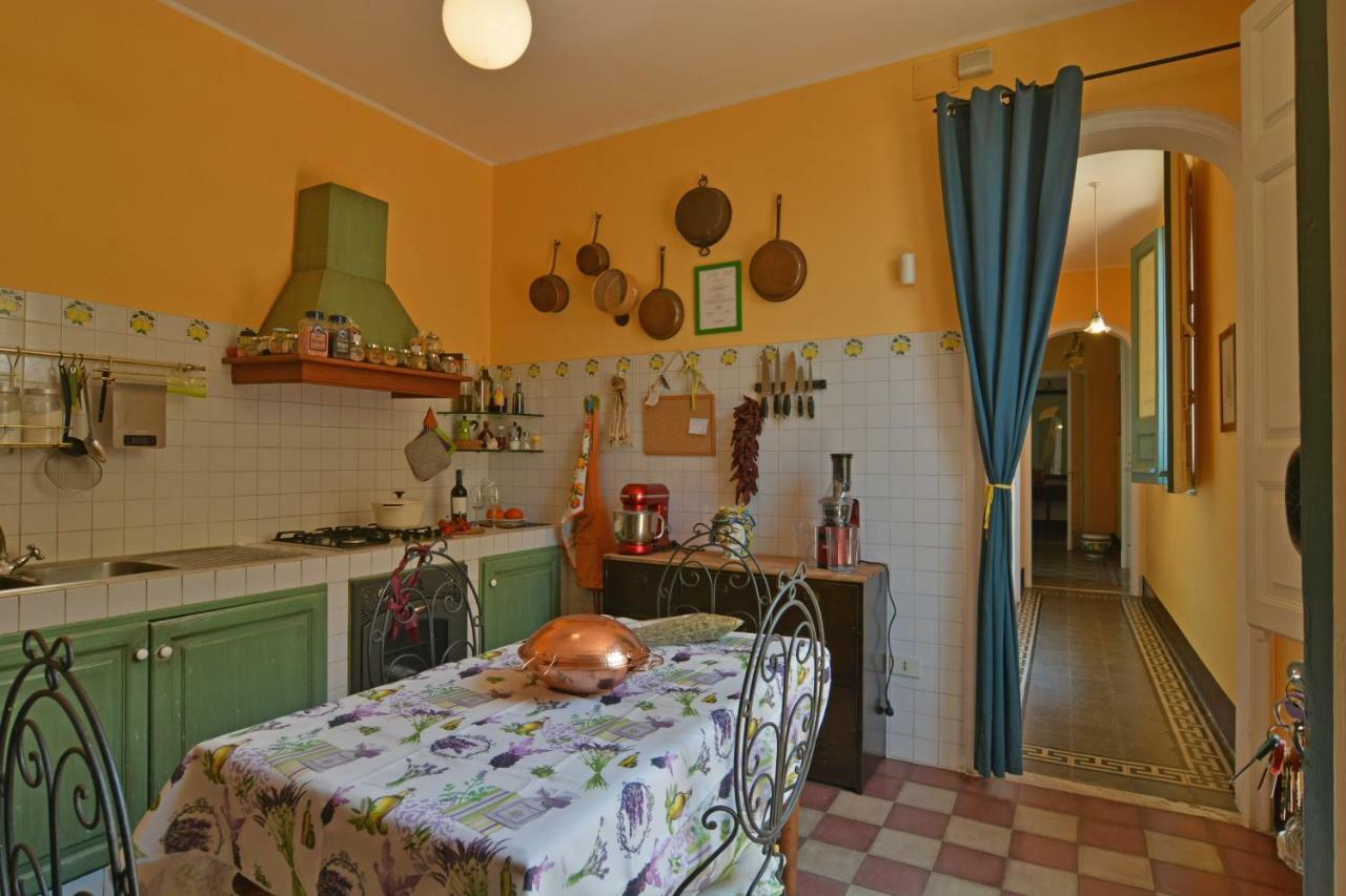 B&B Di Charme Camelie Palazzo Nicotra Рипосто Екстериор снимка