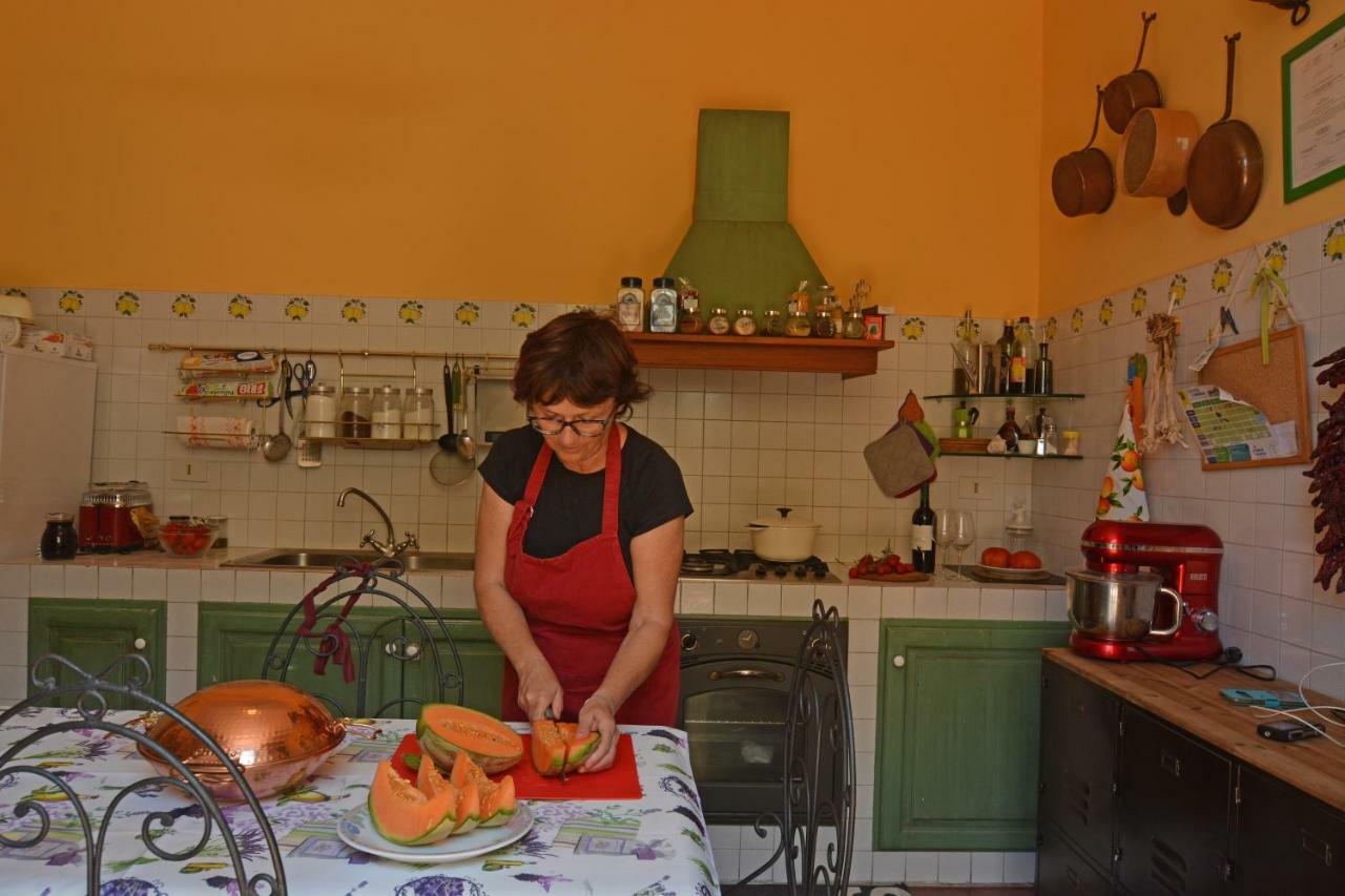 B&B Di Charme Camelie Palazzo Nicotra Рипосто Екстериор снимка