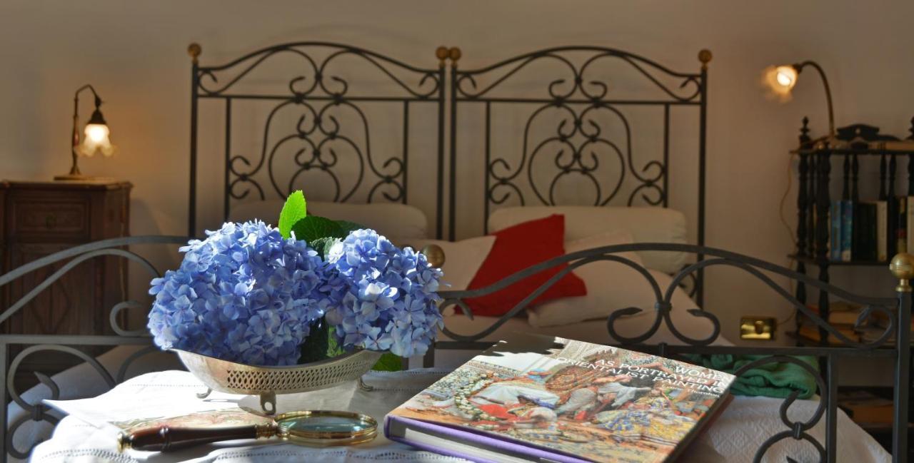 B&B Di Charme Camelie Palazzo Nicotra Рипосто Екстериор снимка