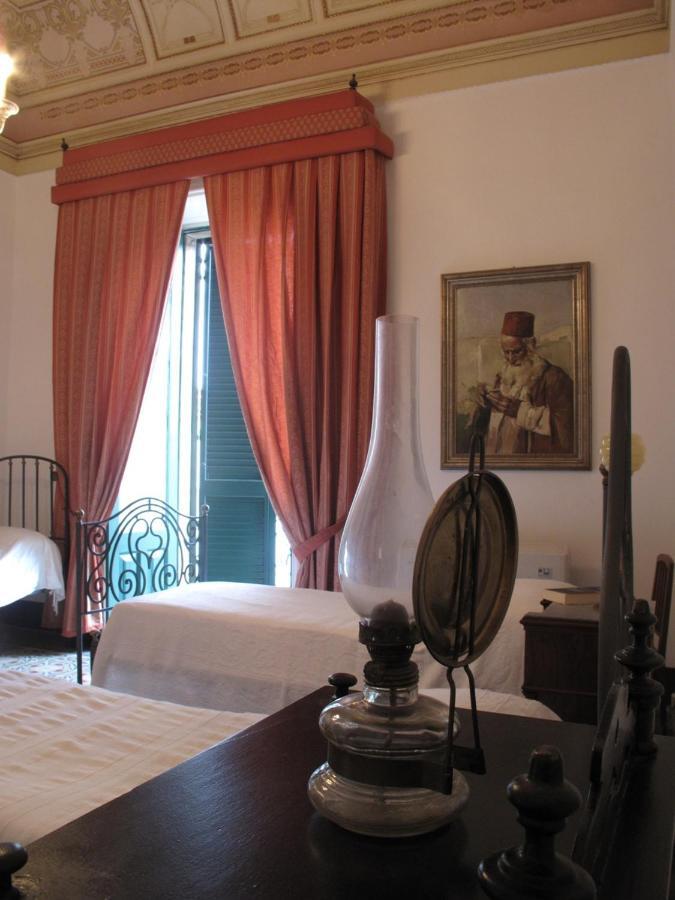 B&B Di Charme Camelie Palazzo Nicotra Рипосто Екстериор снимка